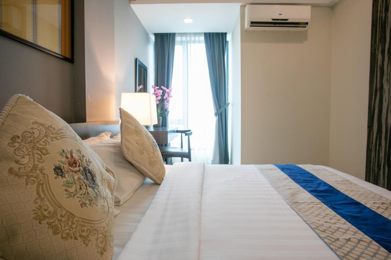 Sky Hotel Kota Kinabalu Kültér fotó