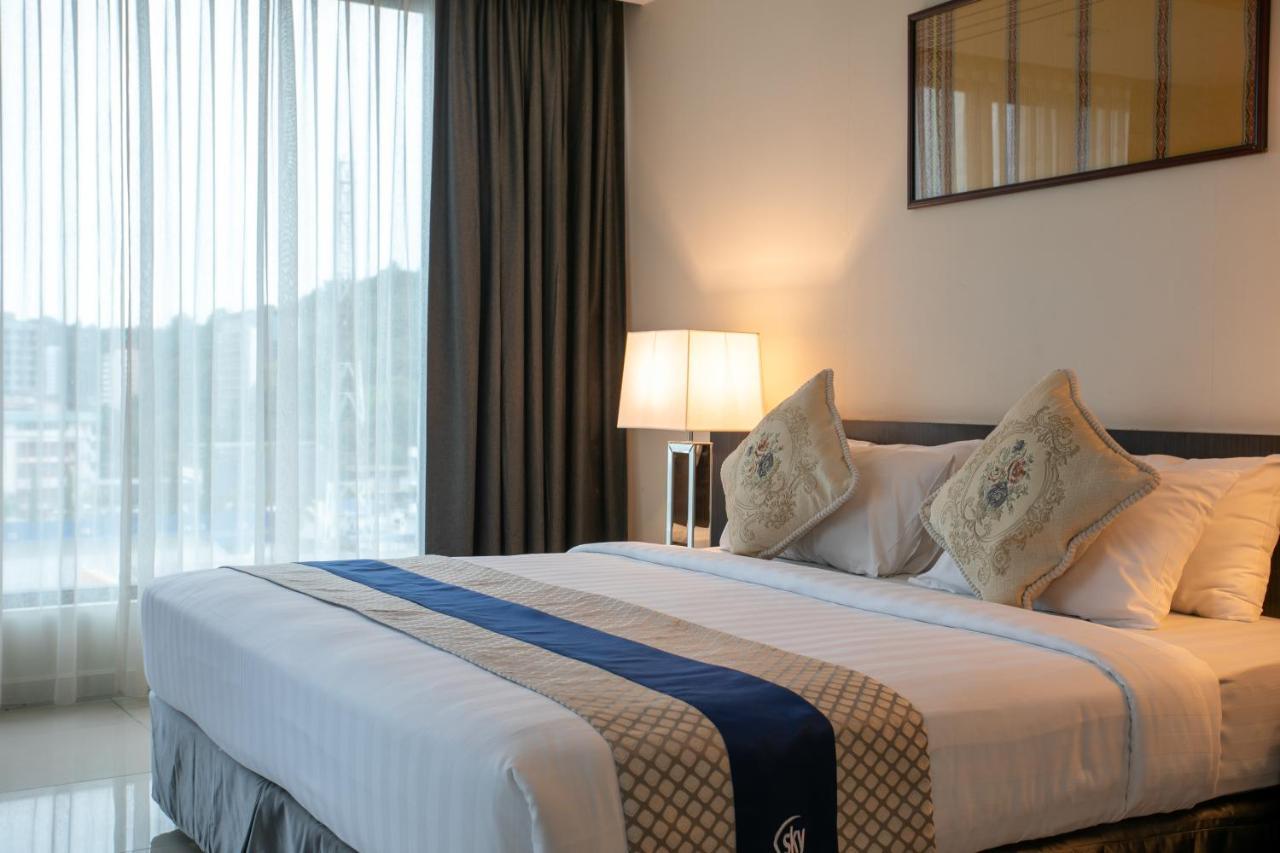 Sky Hotel Kota Kinabalu Kültér fotó