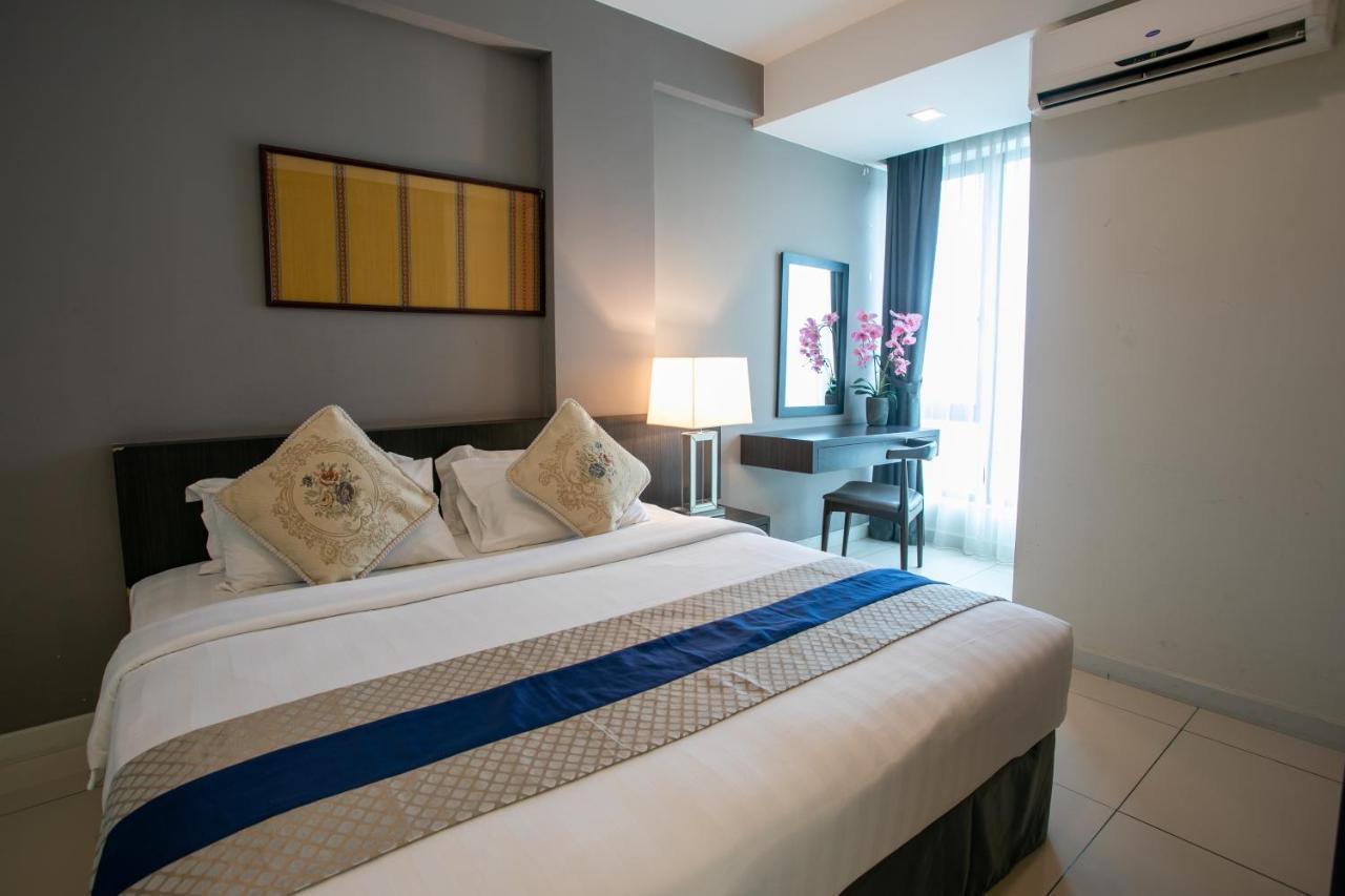 Sky Hotel Kota Kinabalu Kültér fotó