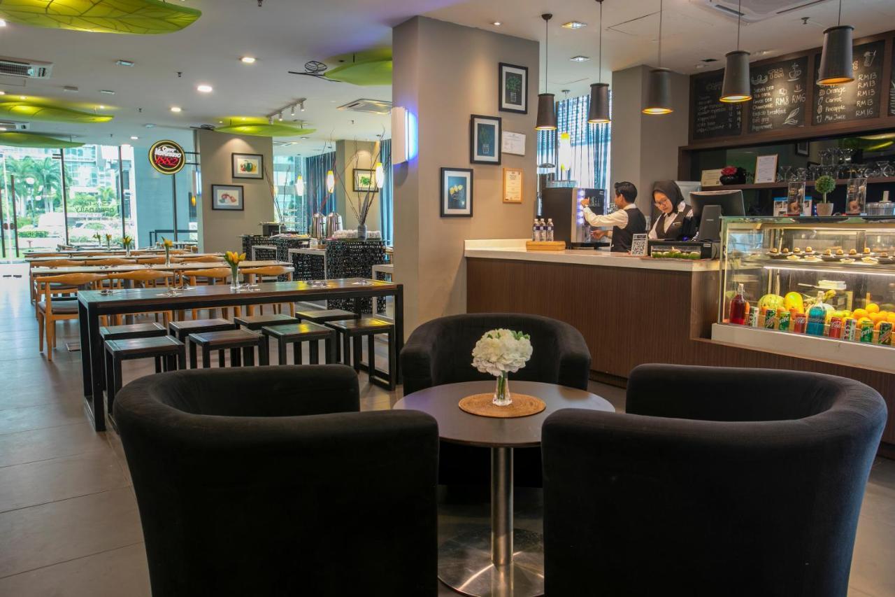 Sky Hotel Kota Kinabalu Kültér fotó