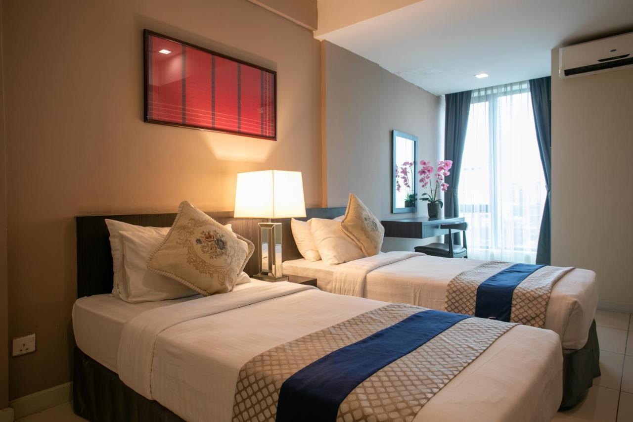 Sky Hotel Kota Kinabalu Kültér fotó