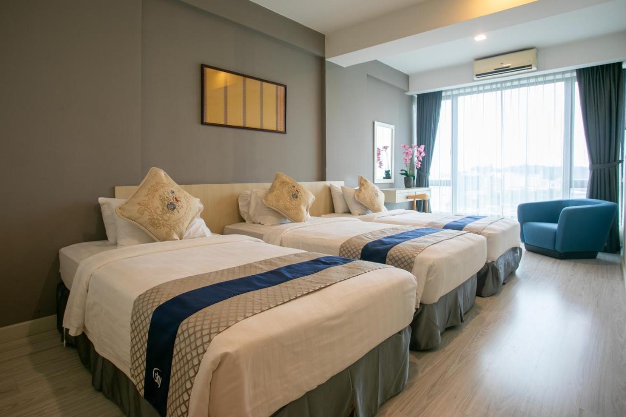 Sky Hotel Kota Kinabalu Kültér fotó
