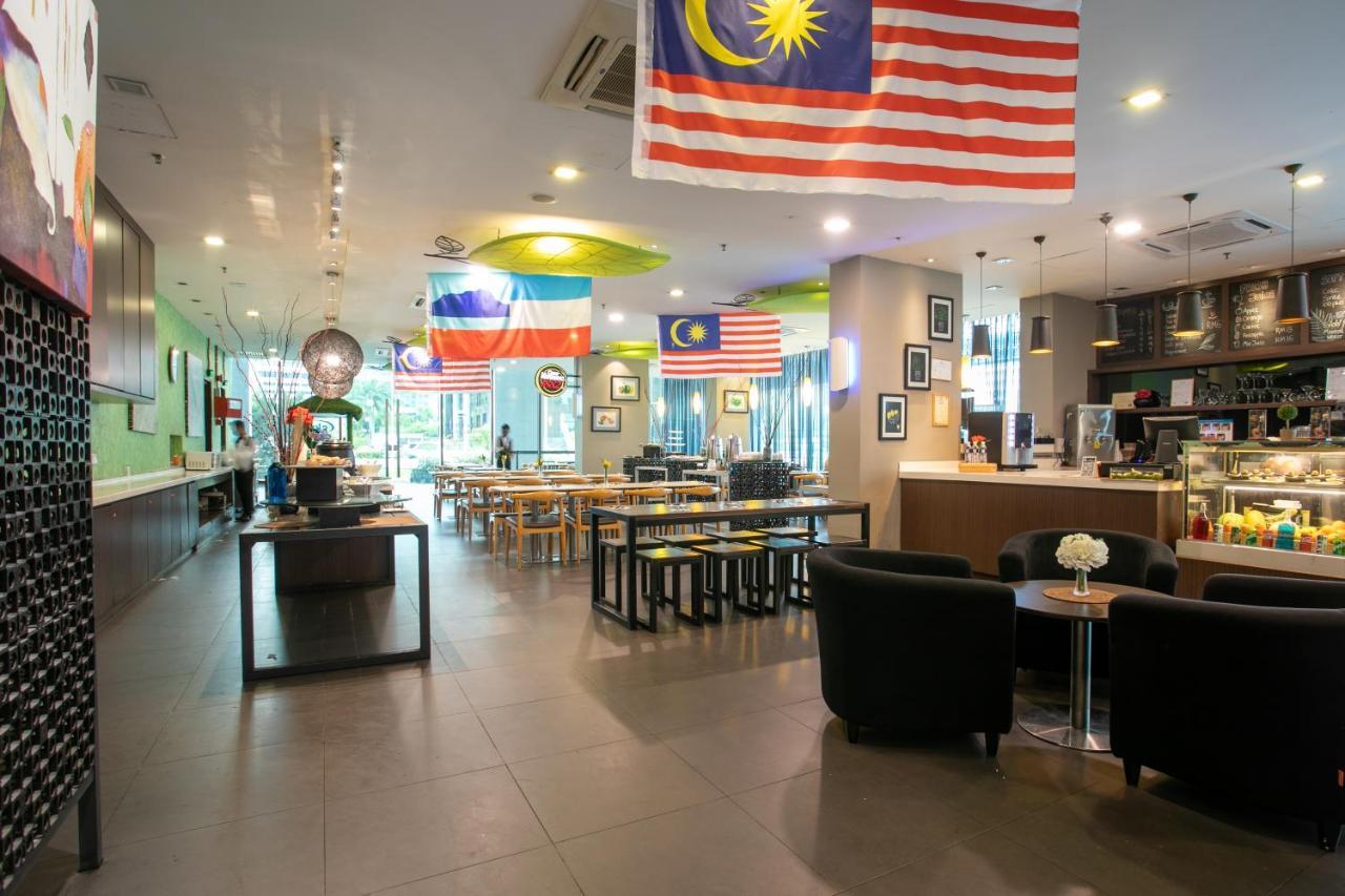 Sky Hotel Kota Kinabalu Kültér fotó