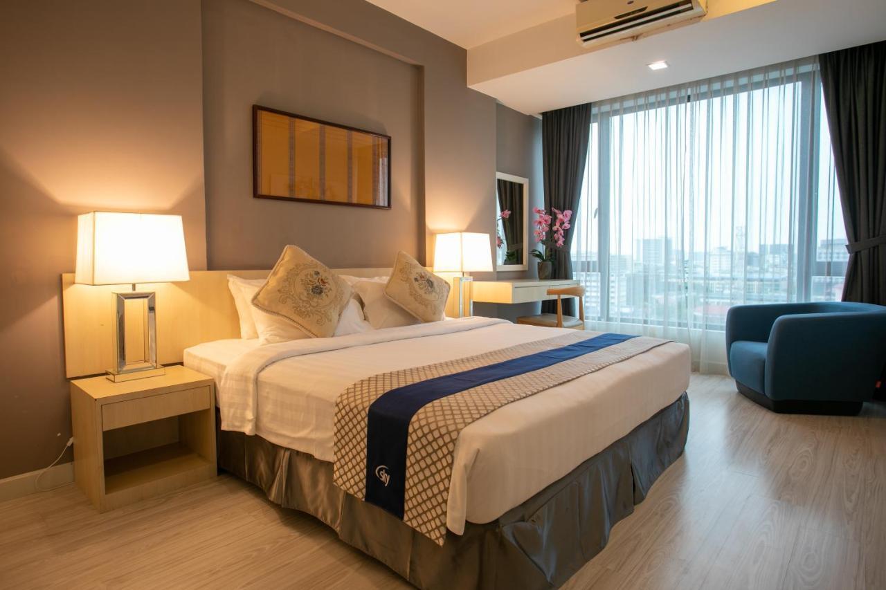 Sky Hotel Kota Kinabalu Kültér fotó
