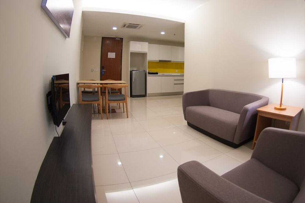 Sky Hotel Kota Kinabalu Kültér fotó