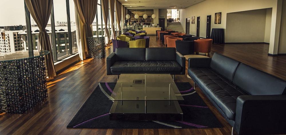 Sky Hotel Kota Kinabalu Kültér fotó