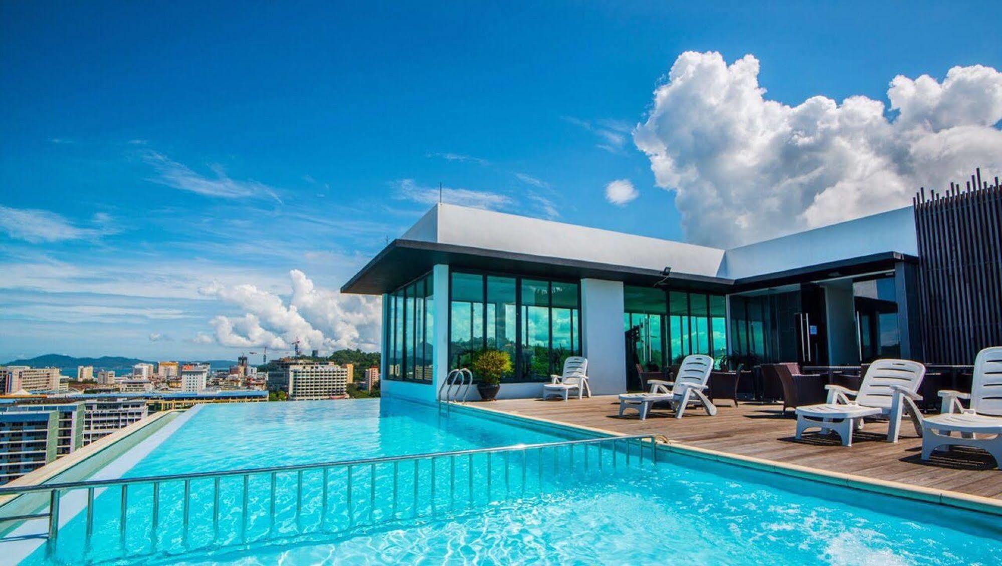 Sky Hotel Kota Kinabalu Kültér fotó